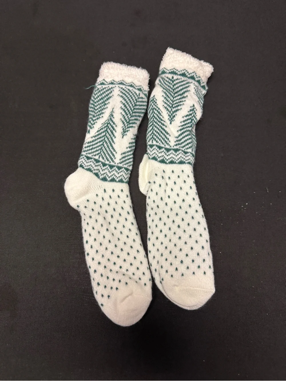 Cozy White and Green Patterned Crew Socks - Women
